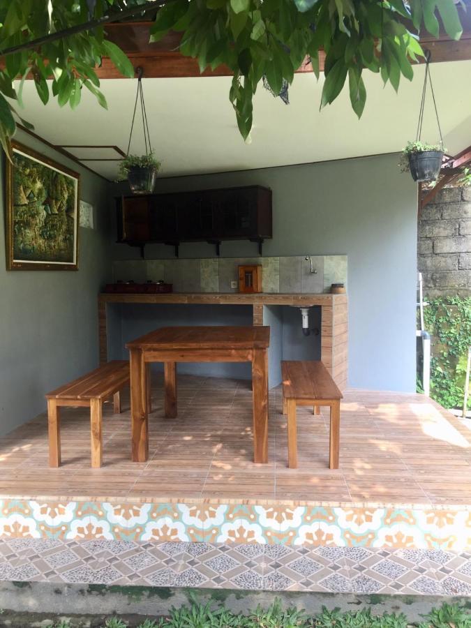 Raditya Homestay Mambal Экстерьер фото