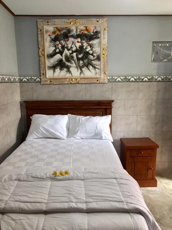 Raditya Homestay Mambal Экстерьер фото