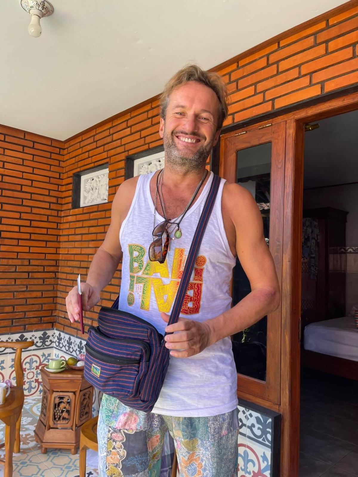 Raditya Homestay Mambal Экстерьер фото